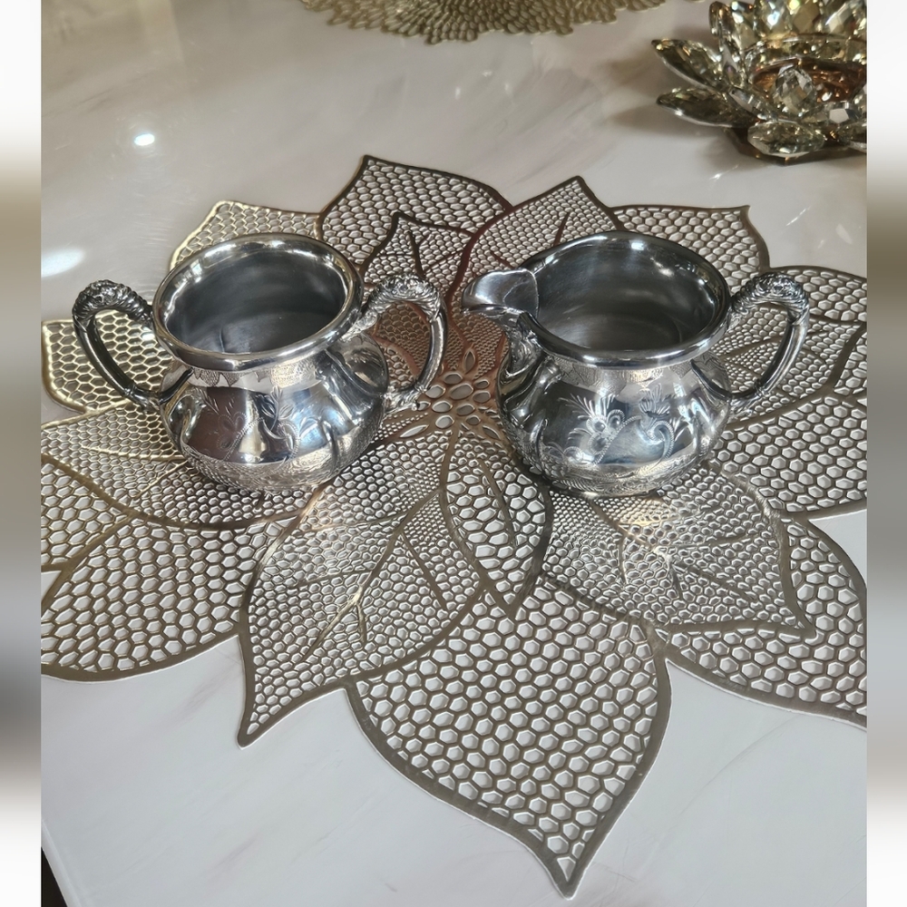 HOMAN SILVER PLATE CO. set Creamer Sugar Bowl. Definatly Rare Piece Intricate